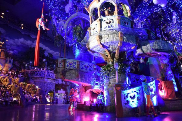 サンリオピューロランドで13時から開催される「Miracle Gift Parade」