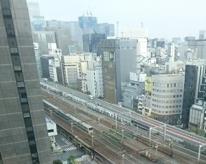 第一ホテル東京から見える電車