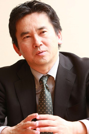 真山氏