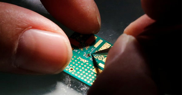焦る中国、半導体開発を加速 対米貿易摩擦重く