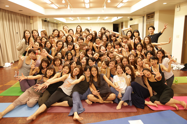 女性専用のホットヨガスタジオやサーフエクササイズ専門スタジオを運営するLIFE CREATE