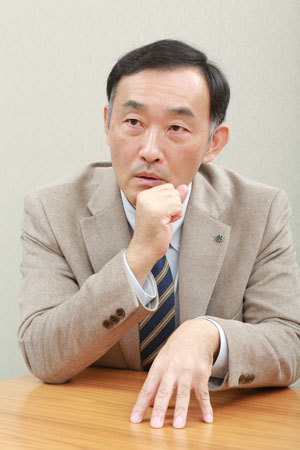 豊田健一
『月刊総務』編集長/早稲田大学政治経済学部卒業。株式会社リクルート(現株式会社リクルートホールディングス)、株式会社魚力で総務課長を経験後、現ウィズワークス株式会社入社。日本で唯一の総務向け専門誌『月刊総務』編集長。2015年取締役就任。総務経験、社内広報コンサルティングの実績を生かしたコンサルティングや講演など多数。http://wis-works.jp