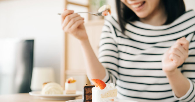 お菓子のドカ食い
