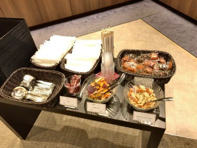 「TIAT LOUNGE」のおつまみ