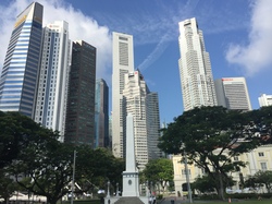 シンガポールは小さな政府の国