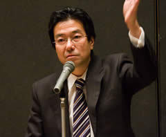 樋口泰行氏