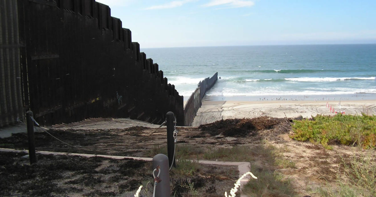 トランプ政権で大揺れのメキシコ国境 家族に許された3分だけのハグ ｄｏｌ特別レポート ダイヤモンド オンライン