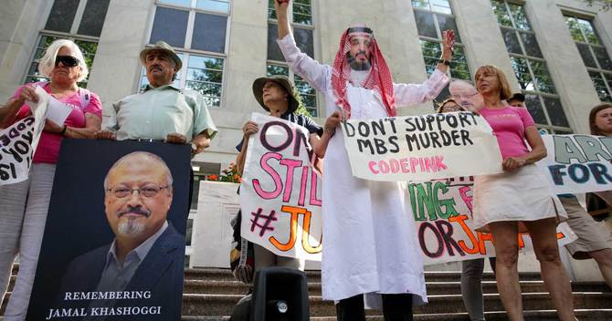 カショギ氏が殺害されて1年。ワシントンのサウジアラビア大使館前に集まった人たち