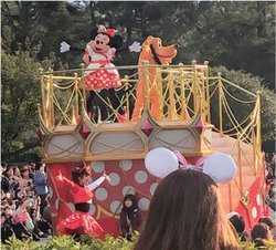 ディズニーの来場者における訪日観光客の割合は1割程度で、インバウンドの影響は小さいとの見方もあった。
