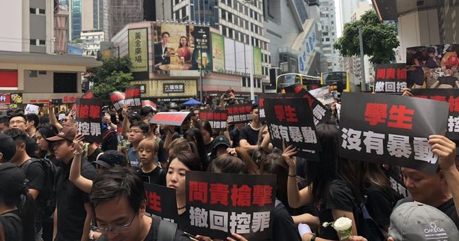 香港デモ