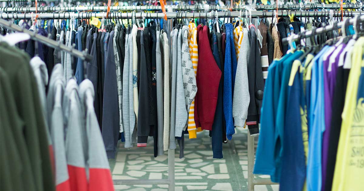 若者襲う「買い物疲れ」 25歳元アパレル店員の女性がスマホで買い物できなくなるまで