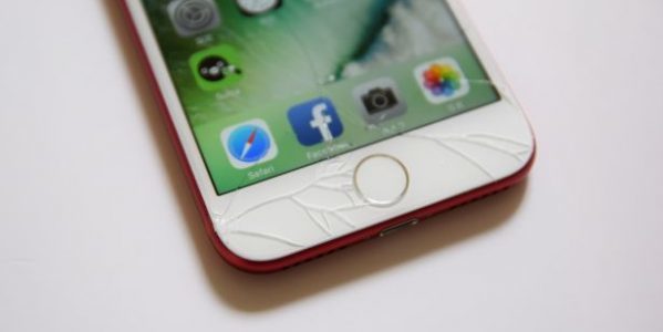スマートフォンの修理代が安くなる裏ワザ