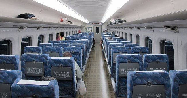 Ascii Jp 新幹線の座席が 2人席と3人席の並びになっている深い理由