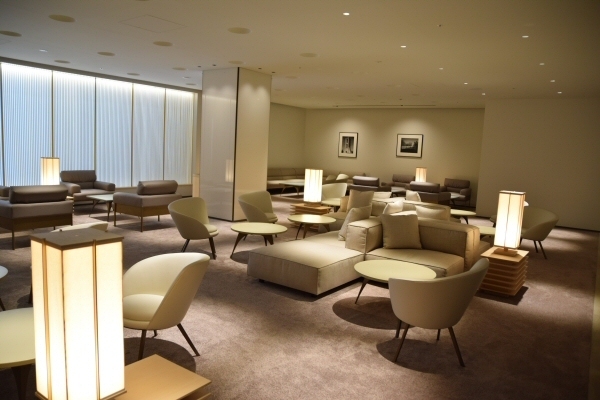「LOUNGE SIX」の内部