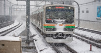 首都圏の鉄道はなぜ雪にこれほど弱いのか?「間引き運転」の裏事情