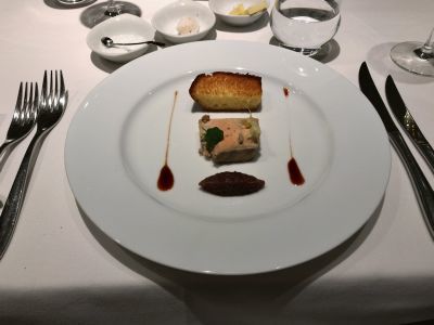 「FURUYA augastronome」の「ハンガリー産フォアグラのテリーヌとアイスクリーム パッションフルーツとカフェのジュレ添え」