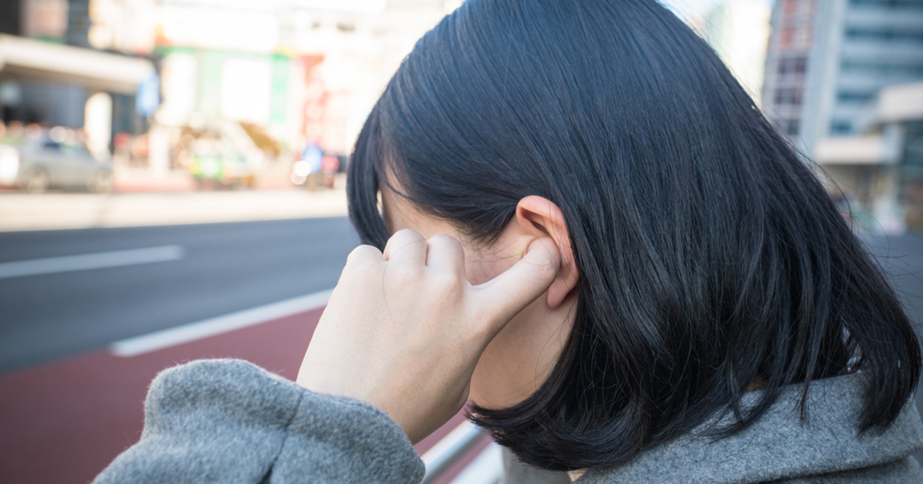 感じ た 片方 詰まっ 耳 耳の空気が抜けない！耳詰まりの原因と耳抜きの正しいやり方は？