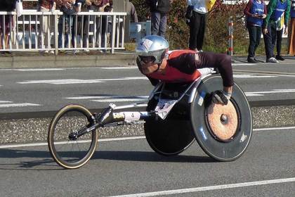 日本に122個のメダルをもたらした「競技用車いす」の知られざる匠たち