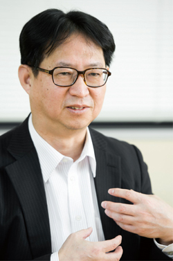 岩本 隆
慶應義塾大学 大学院経営管理研究科 特任教授
東京大学工学部金属工学科卒業。米カリフォルニア大学ロサンゼルス校(UCLA)工学部材料学科Ph.D.。日本モトローラ、日本ルーセント・テクノロジー、ノキア・ジャパン、ドリームインキュベータ(DI)を経て、2012年より現職。近著に『HRテクノロジー入門』(ProFuture)