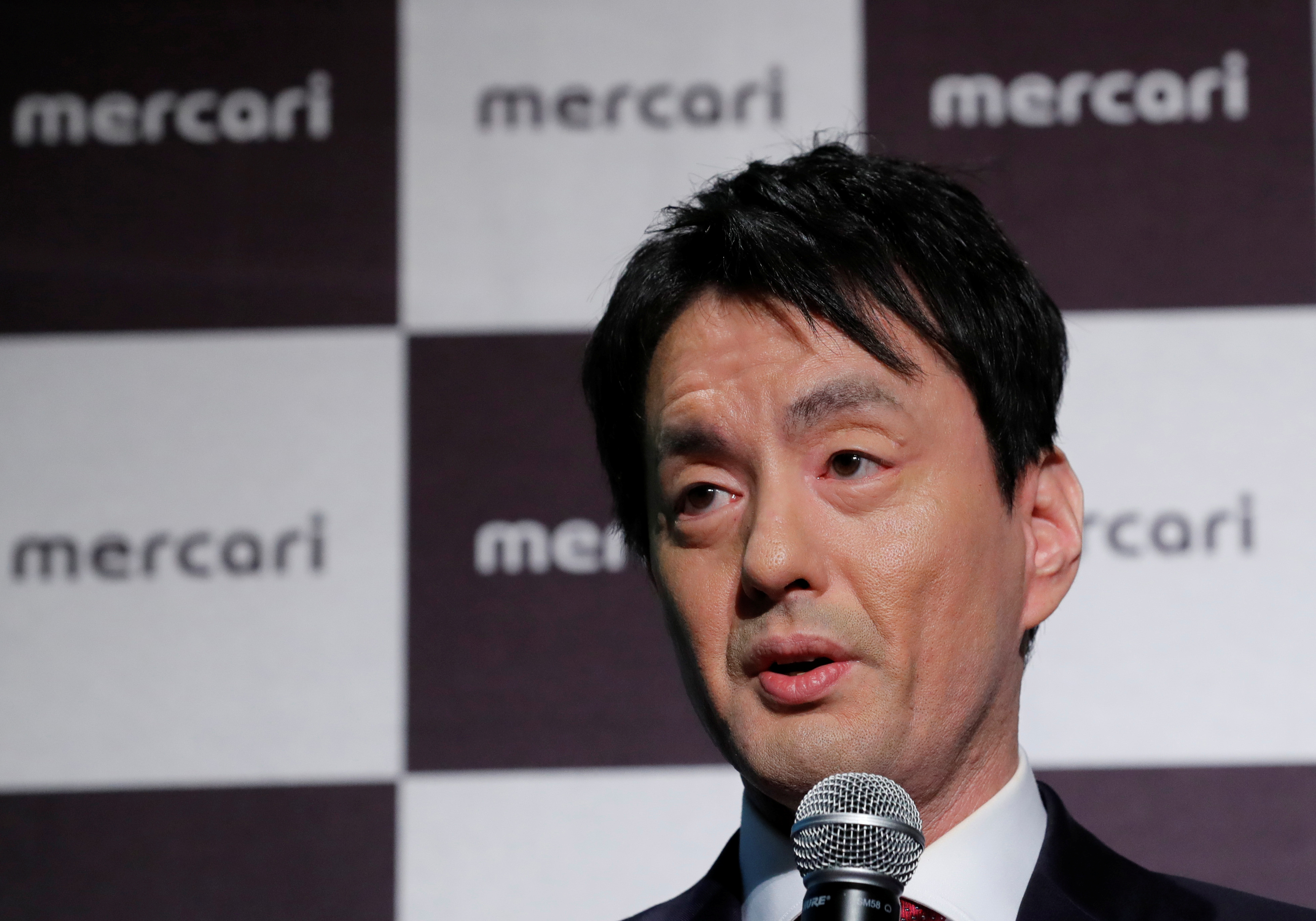 メルカリ、上場初日終値は5300円 CEO「世界が舞台」