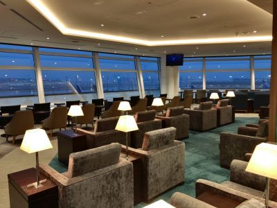 「TIAT LOUNGE」の内観